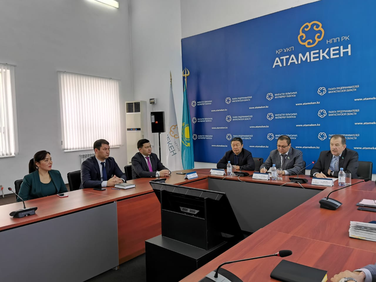 سەناتورلار ماڭعىستاۋدا كاسىپكەرلىكتىڭ دامۋىن تالقىلادى