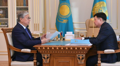 مەملەكەت باسشىسى جوعارعى سوت توراعاسىن قابىلدادى