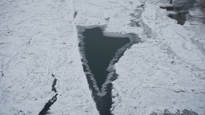 سەمەيدە ەرتىس وزەنىنىڭ سۋ دەڭگەيى شەكتى مولشەردەن استى