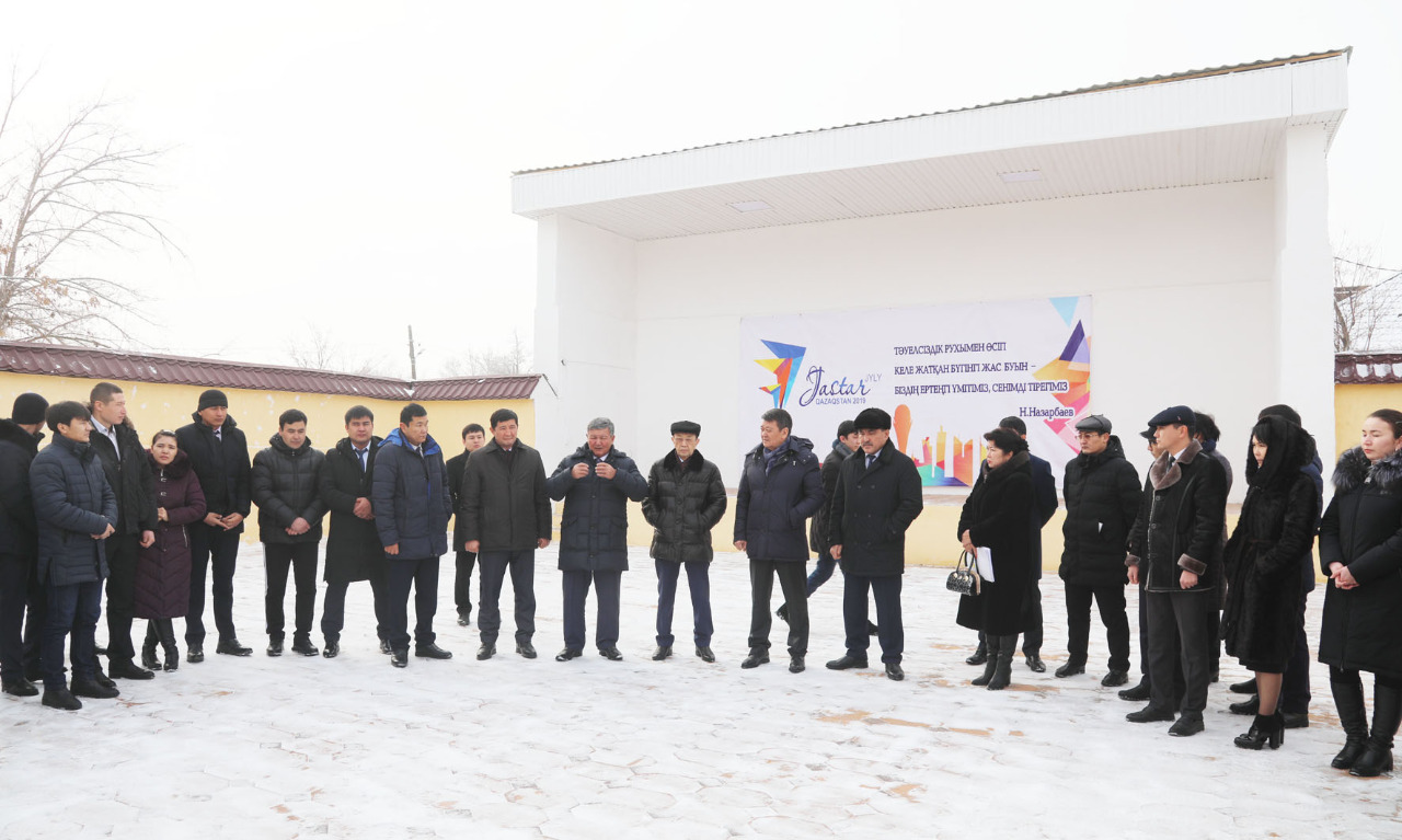 سەناتورلار بايزاق اۋدانىنىڭ تۇرعىندارىنا جاڭا زاڭداردى ءتۇسىندىردى