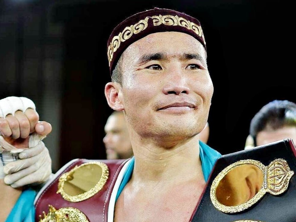 «كوپ ۋاقىتىم قانات يسلامعا كەتەدى»: باپكەرى بوكسشىمەن قوش ايتىسقانىن ايتتى