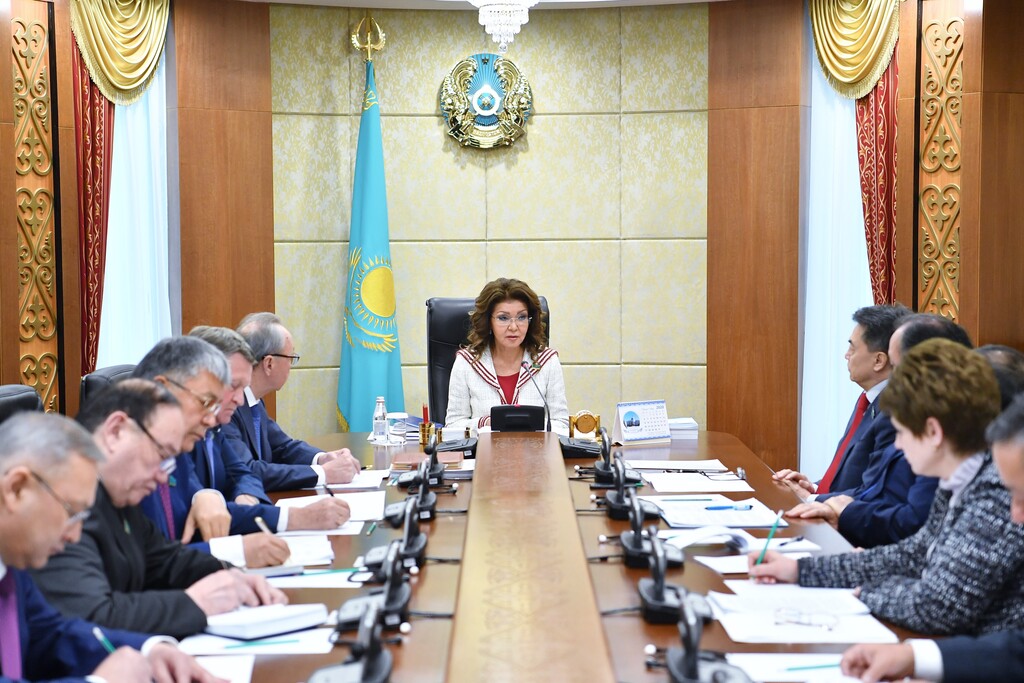 سەنات بيۋروسىنىڭ وتىرىسى ءوتتى