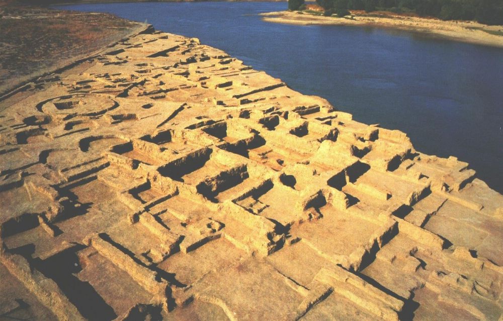 سارايشىق – جوشى  ۇلىسى بيلەۋشىلەرىنىڭ پانتەونى