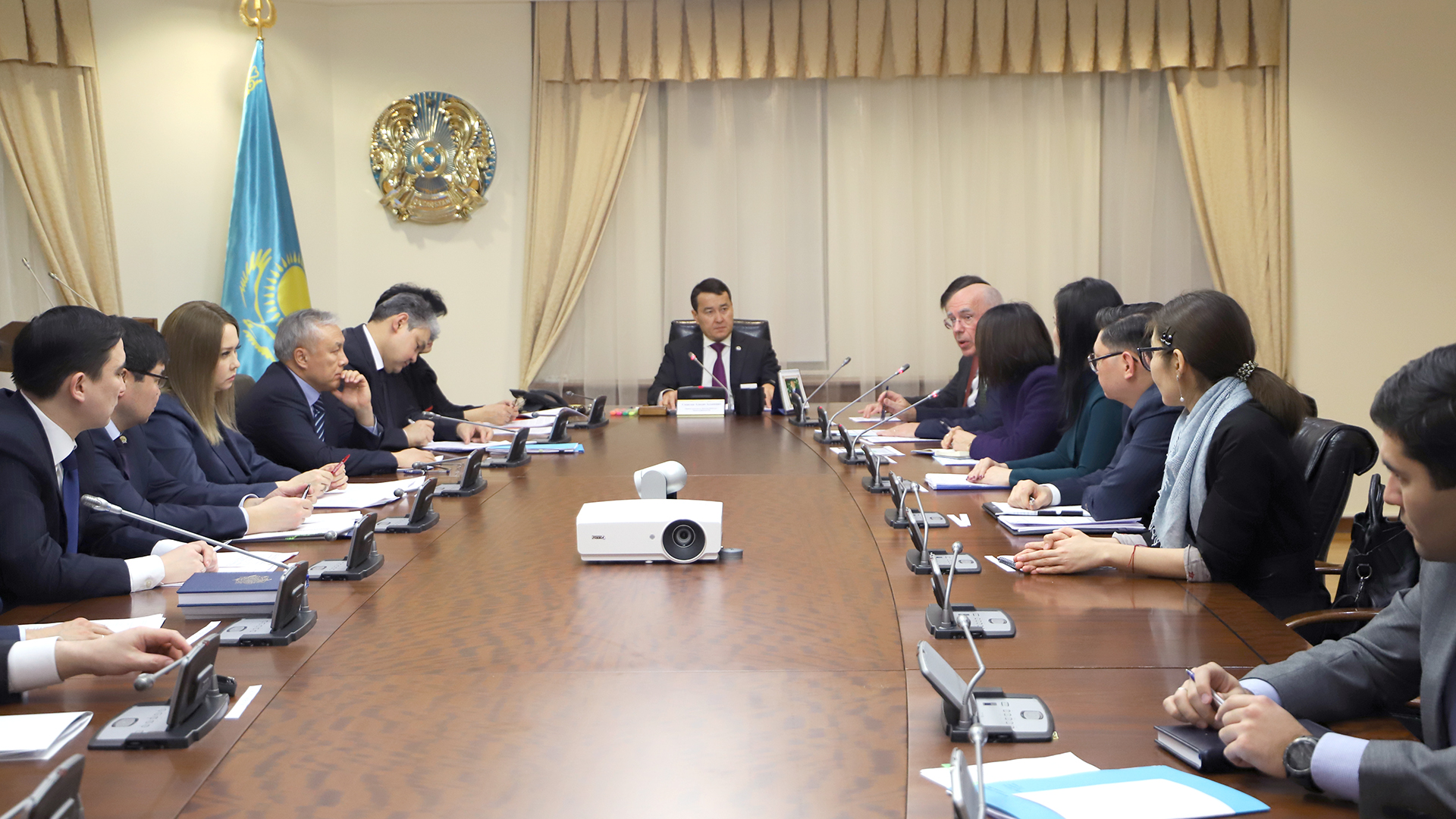 ينۆەستيتسيالىق ساياساتتى ىسكە اسىرۋ ماسەلەلەرى تالقىلاندى