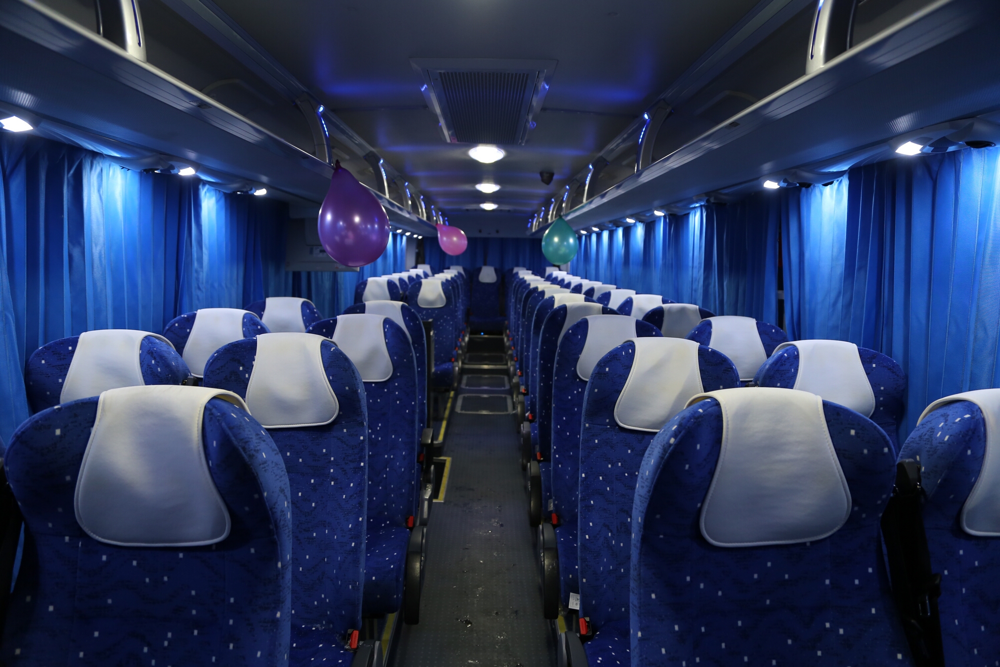 ەلوردادا كۇردەلى جوندەۋدەن وتكەن جولاۋشىلار ۆاگوندارى تانىستىرىلدى