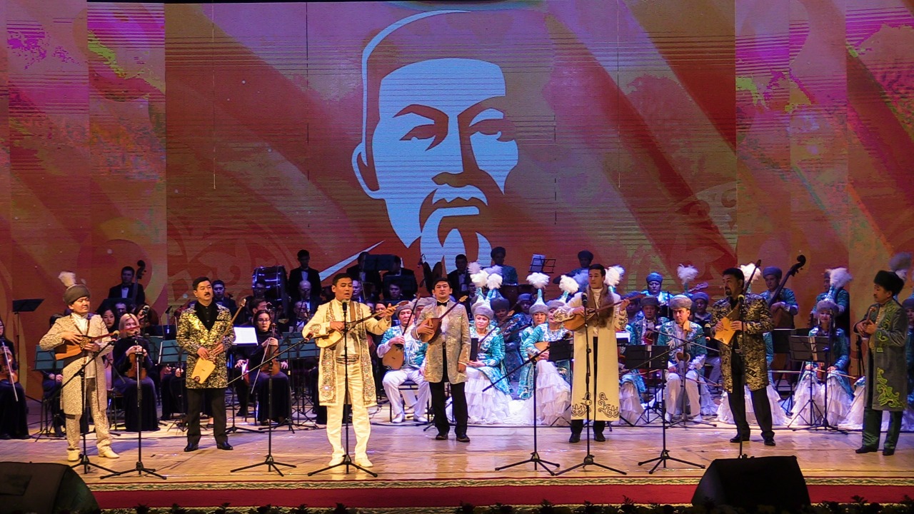 اقىن تويى تۋعان توپىراعىندا جالعاستى