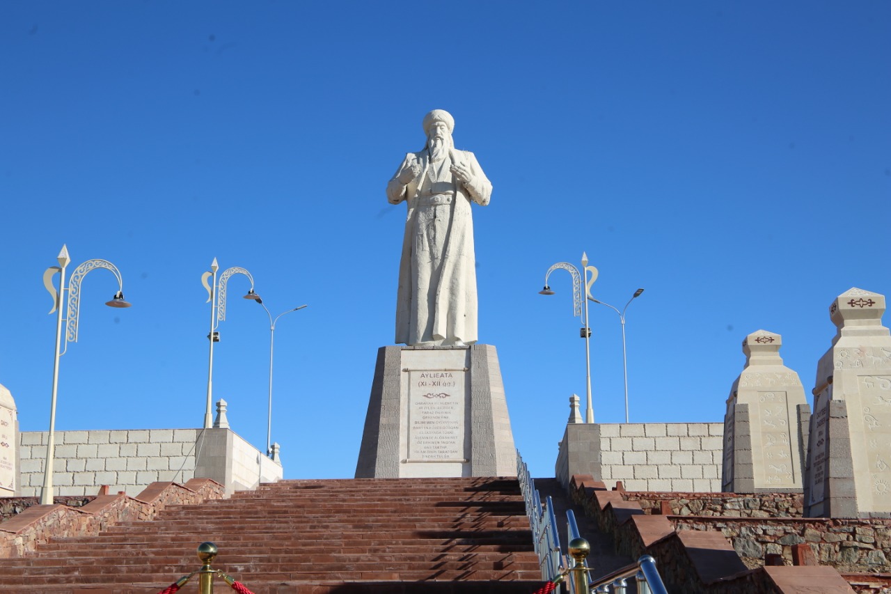 ەلىمىزدەگى ەڭ ۇلكەن ەسكەرتكىش