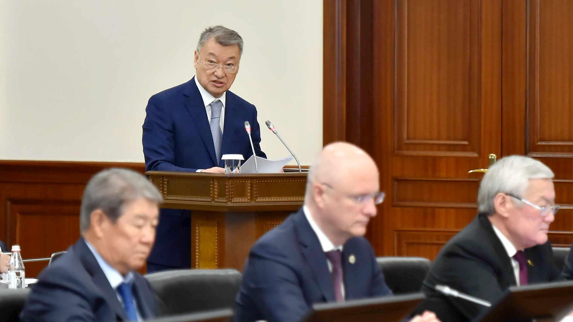 د.احمەتوۆ: شقو-دا نەگىزگى الەۋمەتتىك-ەكونوميكالىق كورسەتكىشتەردىڭ ءوسۋ قارقىنى قامتاماسىز ەتىلدى