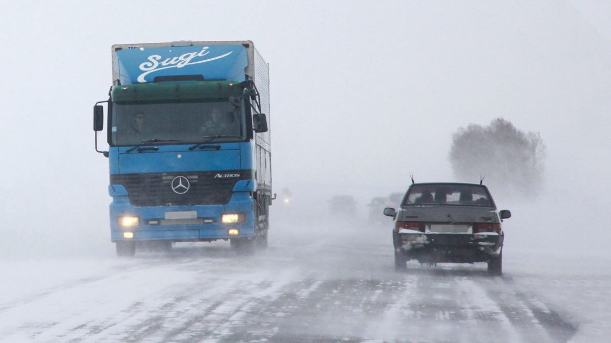ارقادا اقتۇتەك بوران