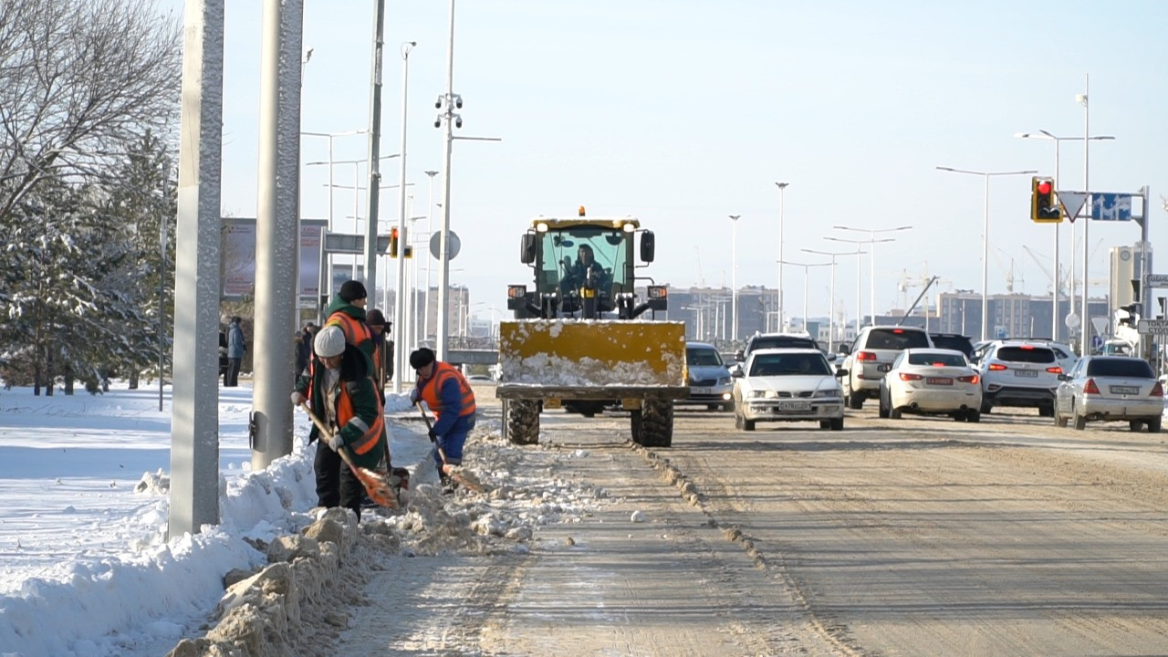 نۇر-سۇلتاندا قار تازالاۋعا 1 403 جۇمىسشى جۇمىلدىرىلدى
