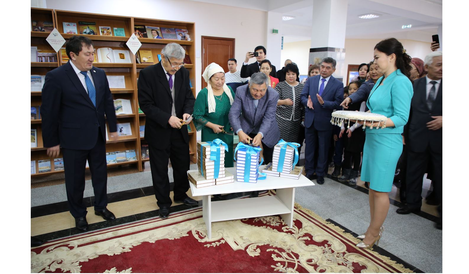 جاڭا تۋىندىلار تانىستىرىلدى