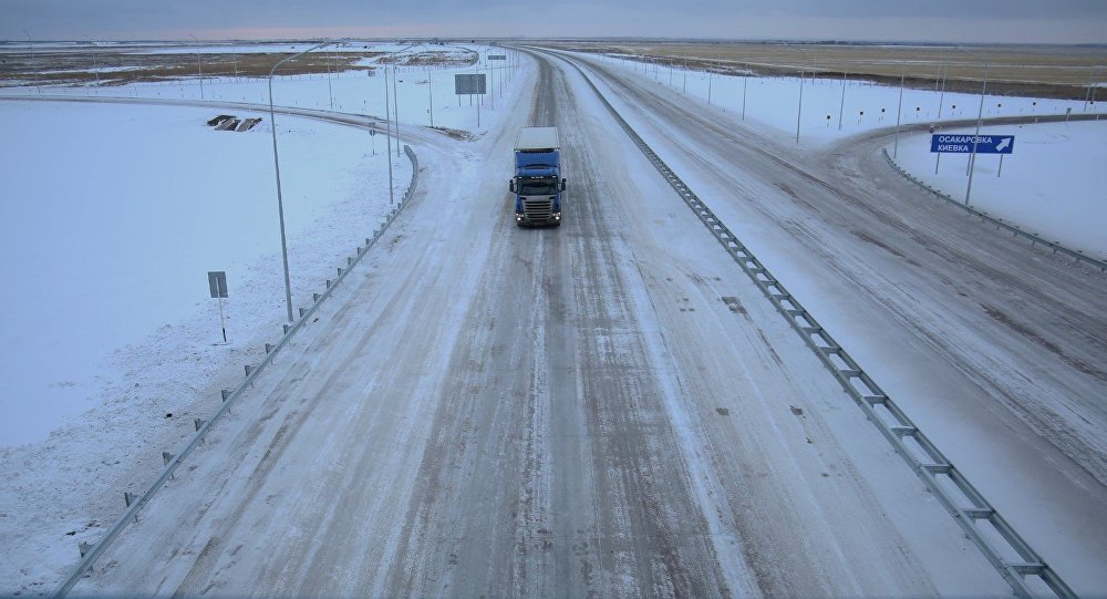 ەلىمىزدىڭ بىرنەشە وڭىرىندە تاس جولدار جابىق