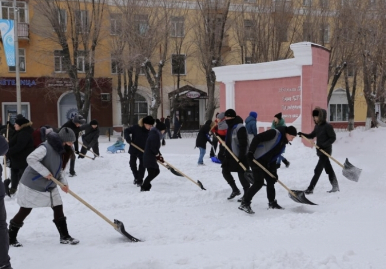 قاراعاندى وبلىسىندا Birgemiz اكتسياسى اياسىندا 30 مىڭ ادام قار كۇرەدى