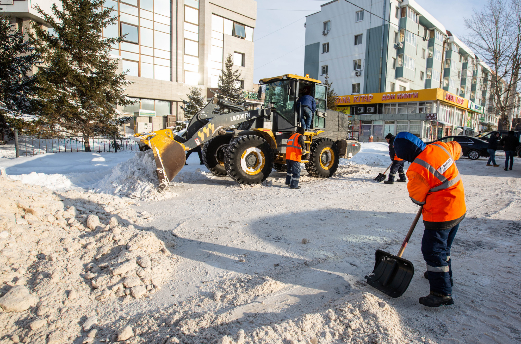 ەلوردادا قار تازالاۋعا 1548 جول جۇمىسشىسى شىقتى