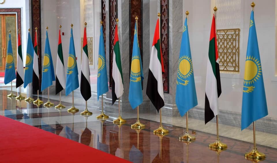 ق.توقاەۆ ءباا-ءنىڭ قۇرمەتتى قوناقتار كىتابىنا تىلەك قالدىردى