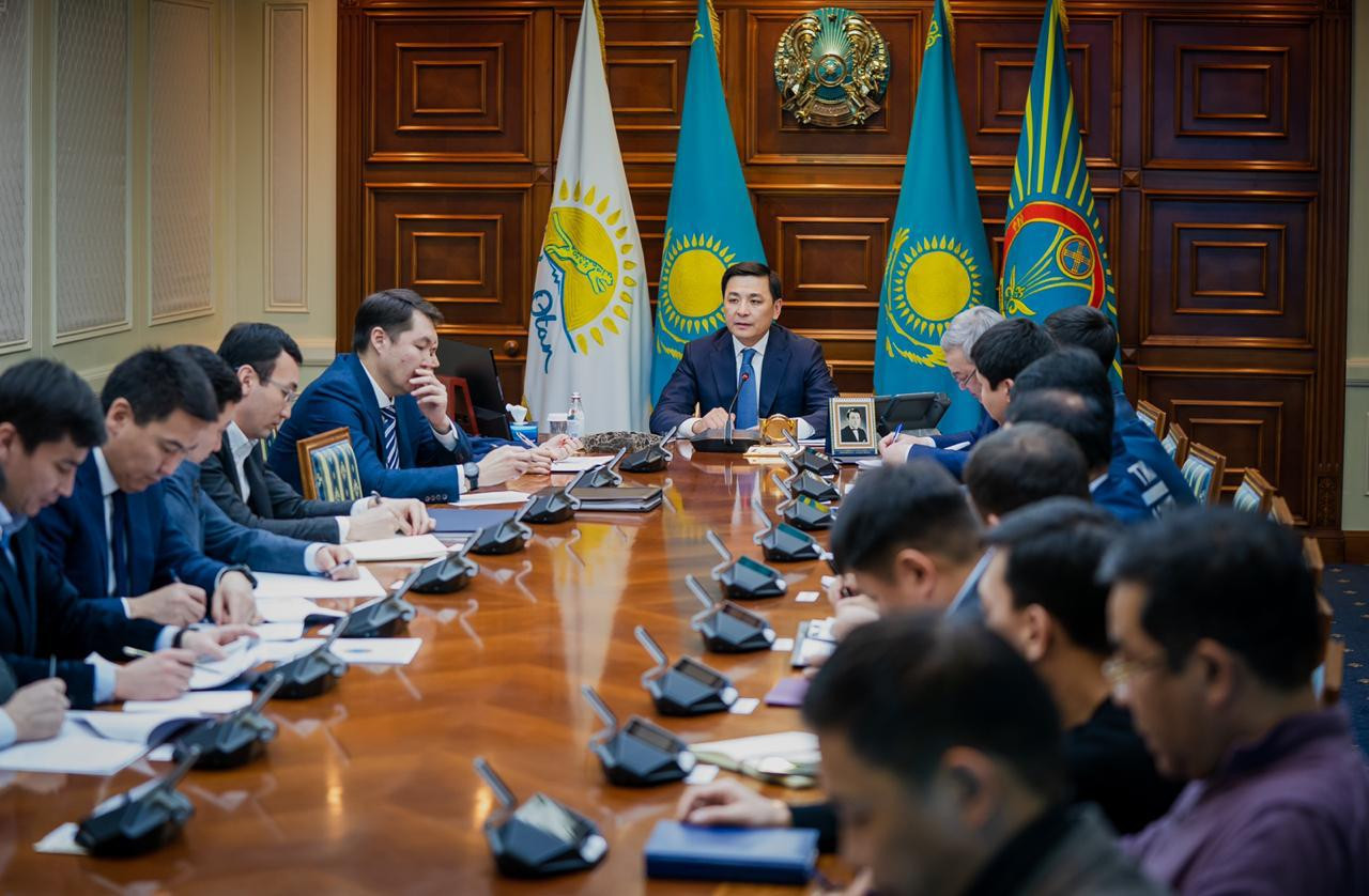 ەلوردا اكىمى مەملەكەت باسشىسىنىڭ تاپسىرمالارىن جۇزەگە اسىرۋ بويىنشا كەڭەس وتكىزدى