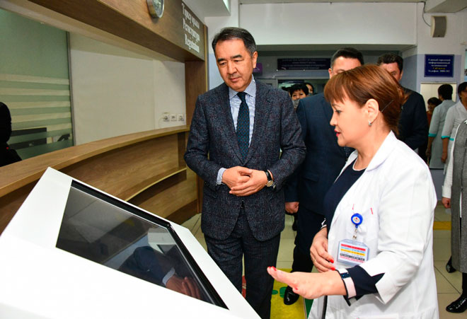 باقىتجان ساعىنتاەۆ ءمامس ەنگىزىلۋىنە بايلانىستى ەمحانالاردى ارالادى