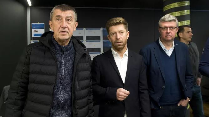 چەح پروگرامميستەرى مينيستر 16 ملن ەۋروعا باعالاعان سايتتى تەگىن جاسادى