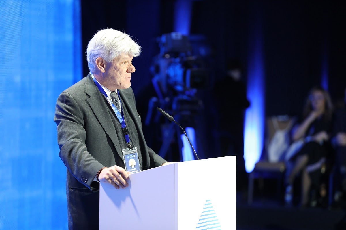 فابريتسيو حوحشيلد: جاساندى زەردە مەن اۋقىمدى دەرەكتەر ۇلكەن الەۋەتكە يە