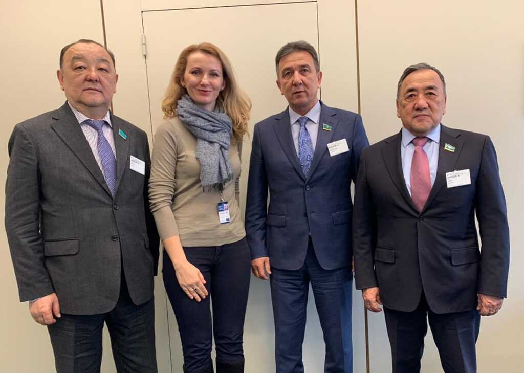 سەنات دەپۋتاتتارى پارلامەنتتىك اسسامبلەيانىڭ وتىرىسىنا قاتىستى