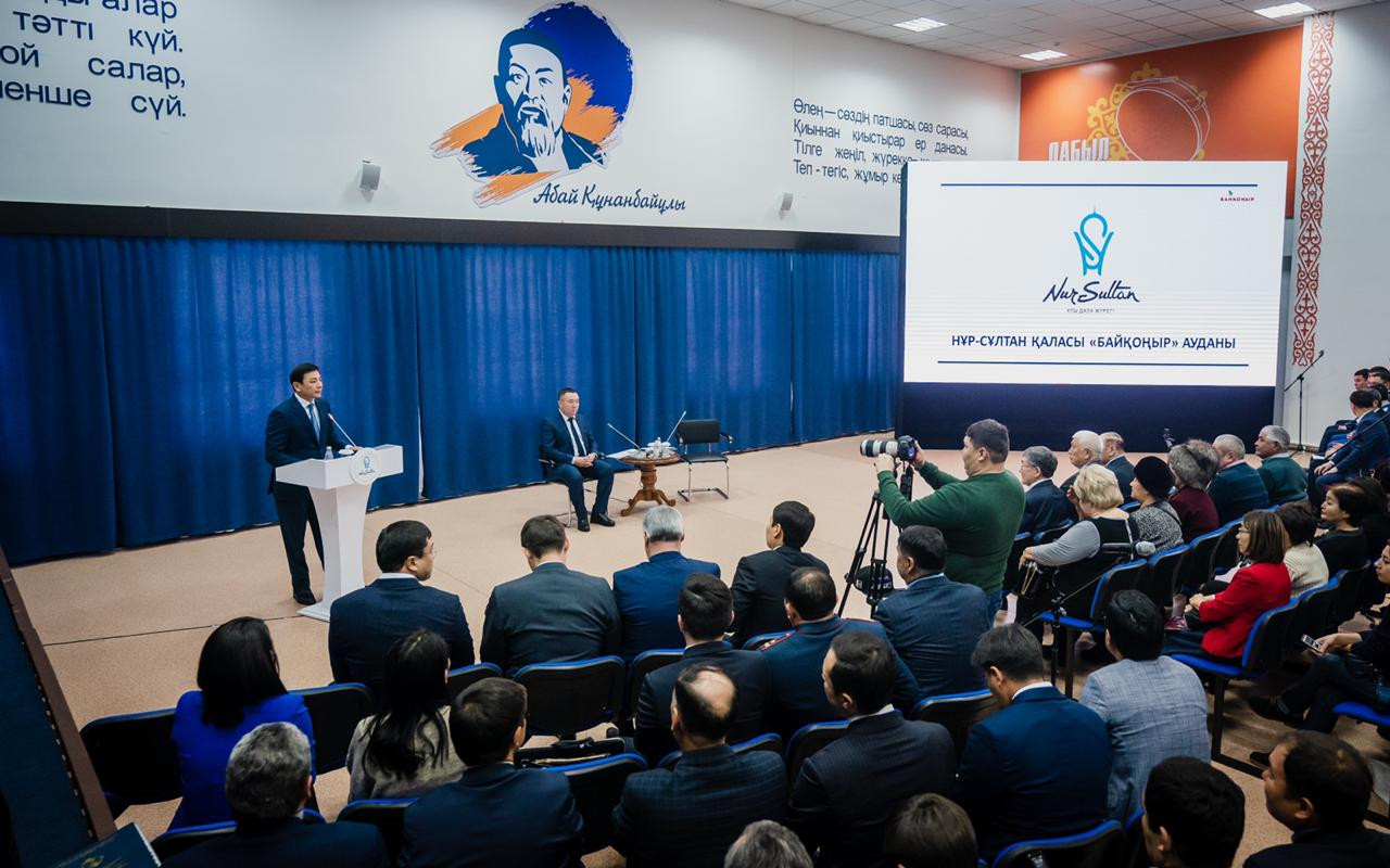 التاي كولگىنوۆ بايقوڭىر اۋدانىنىڭ تۇرعىندارىمەن كەزدەستى