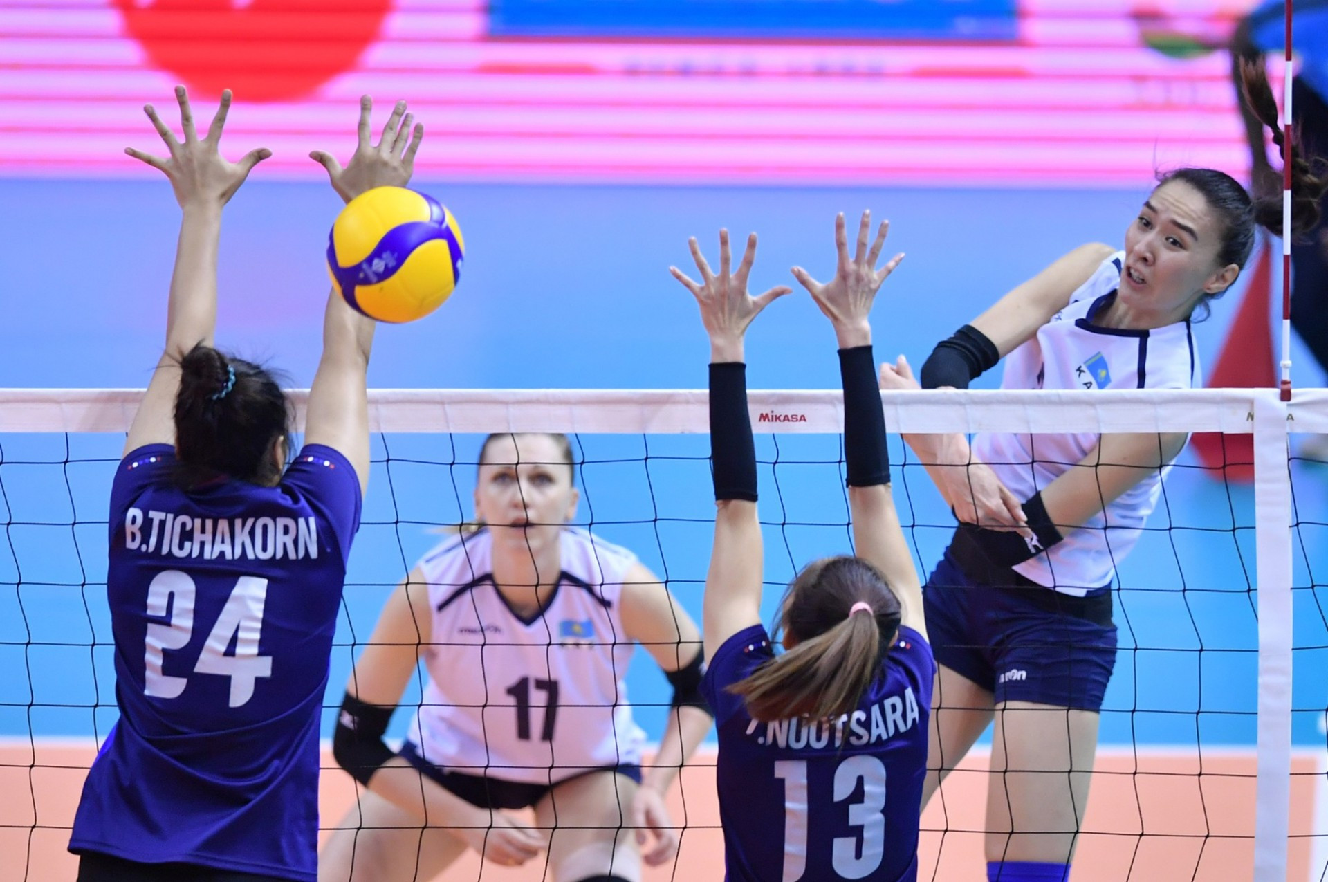 ۆولەيبول: ەل چەمپيوناتى جالعاسۋدا