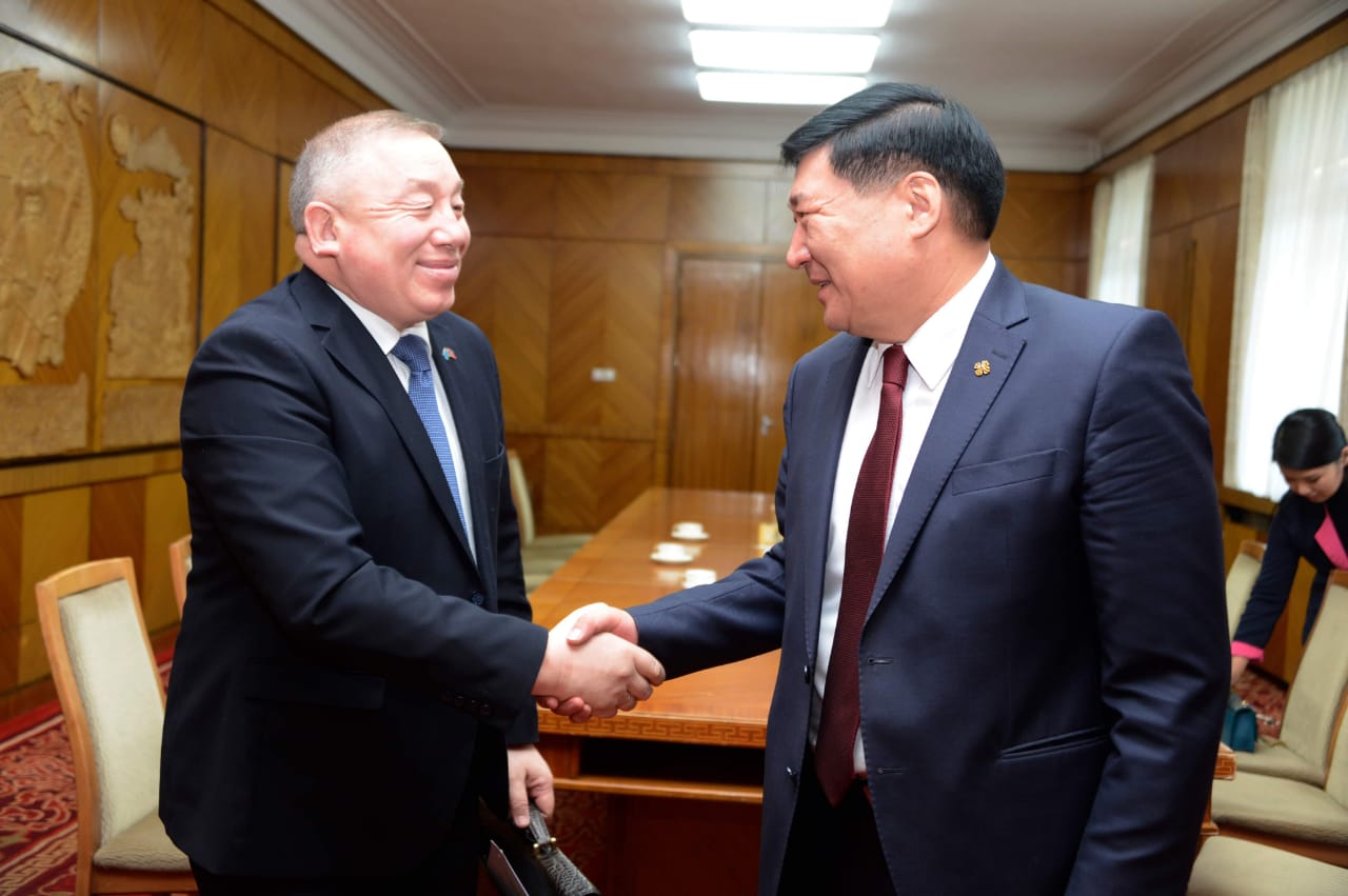 ج.ادىلباەۆ سودنومىن چينزوريگپەن كەزدەستى