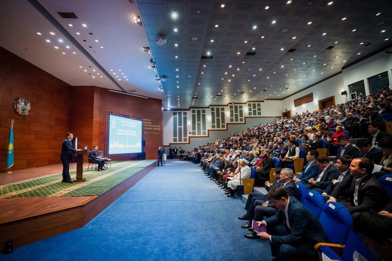 ەلوردا اكىمى التاي كولگىنوۆ الماتى اۋدانىنىڭ تۇرعىندارىمەن كەزدەستى