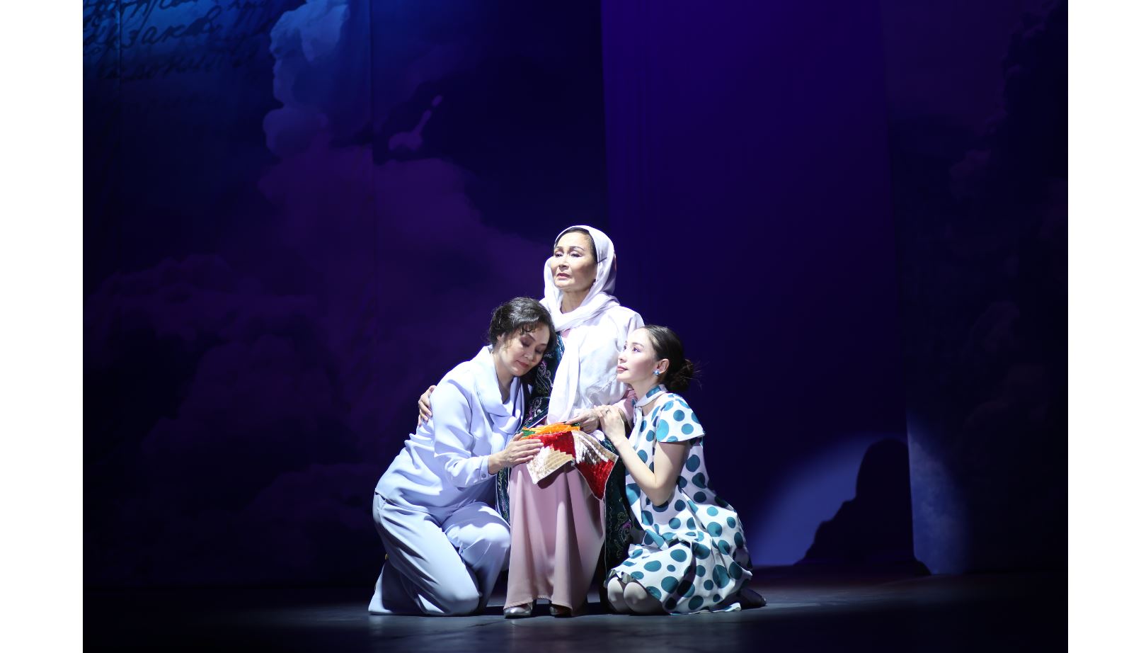 ونەرمەن ورىلگەن ولەڭ-ءومىر