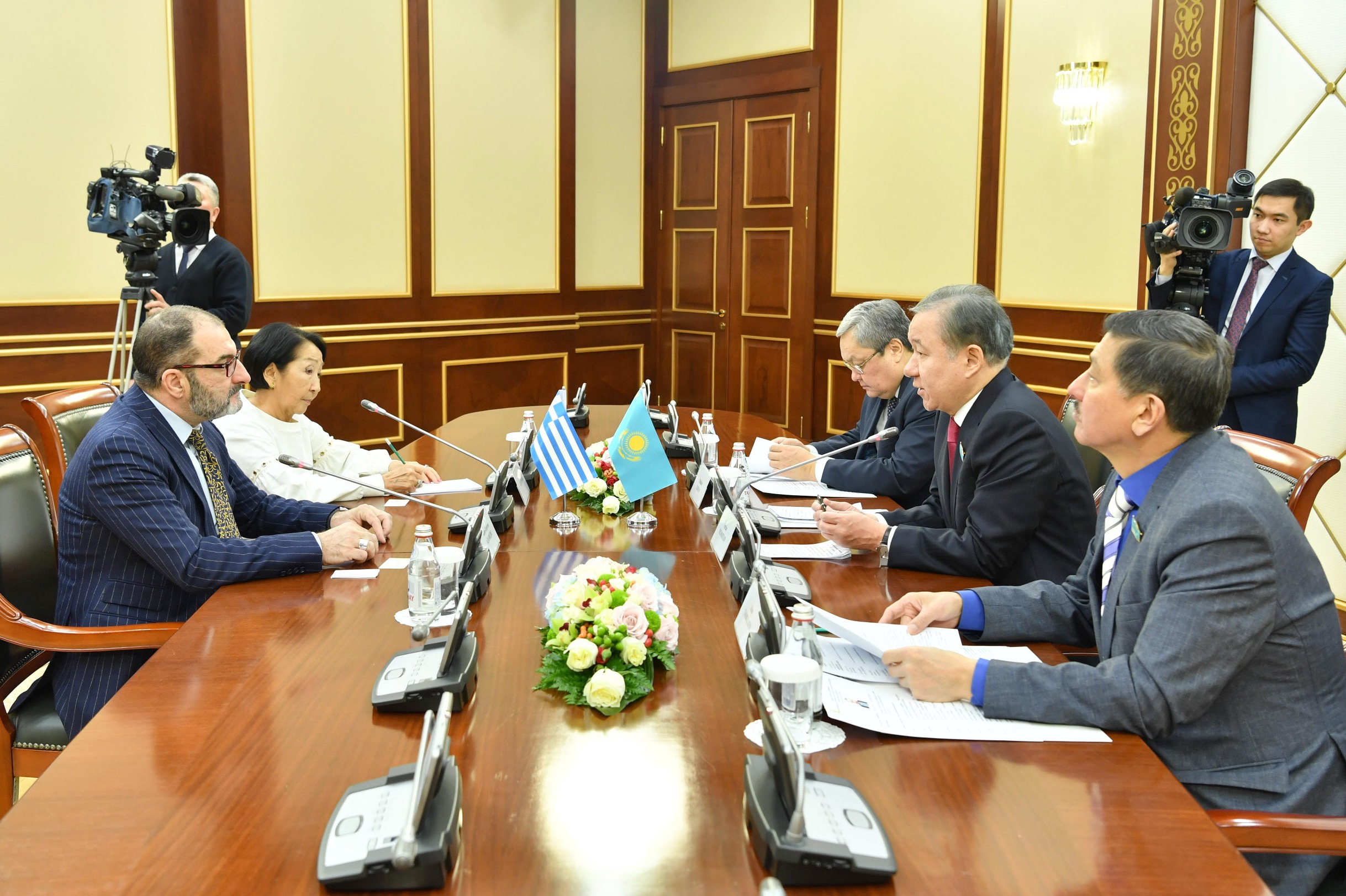 ن. نىعماتۋلين گرەك ەلشىسىمەن كەزدەستى