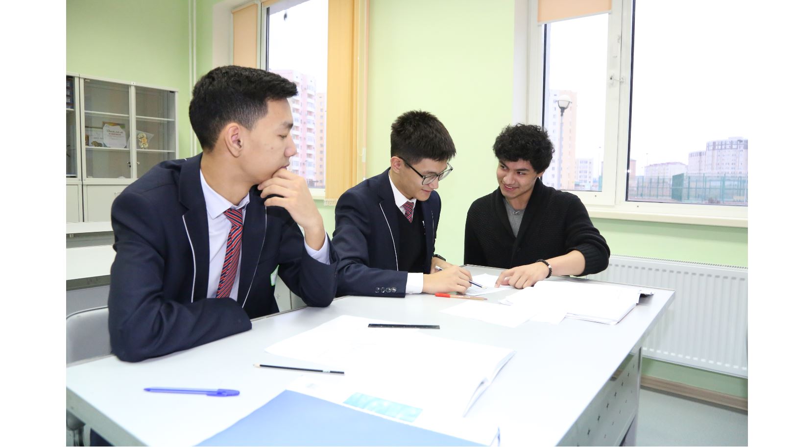 اقش ستۋدەنتتەرى – اقتاۋدا