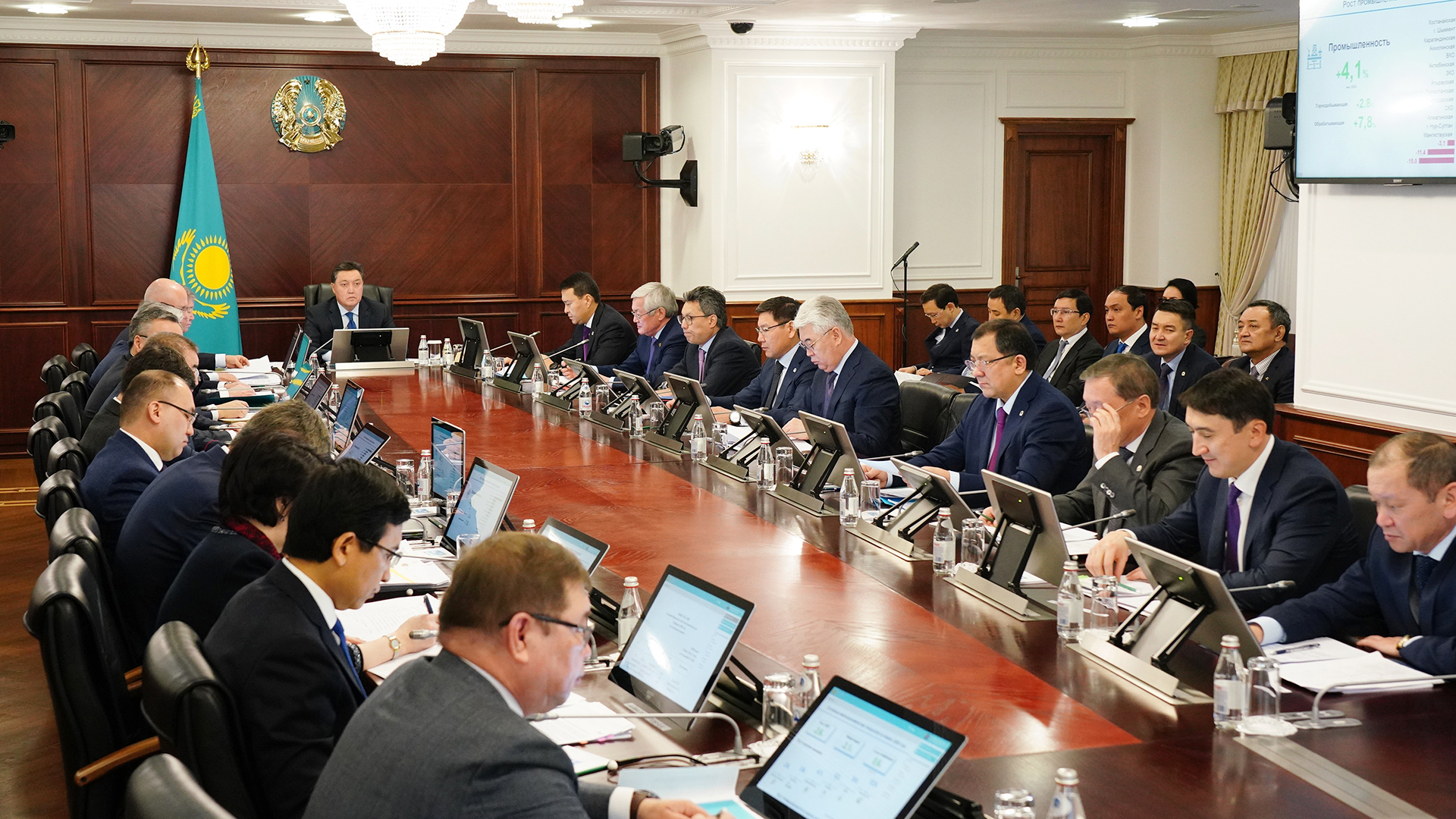 ۇكىمەت كوروناۆيرۋس ينفەكتسياسىنا قاتىستى جاعدايدى قاراستىردى