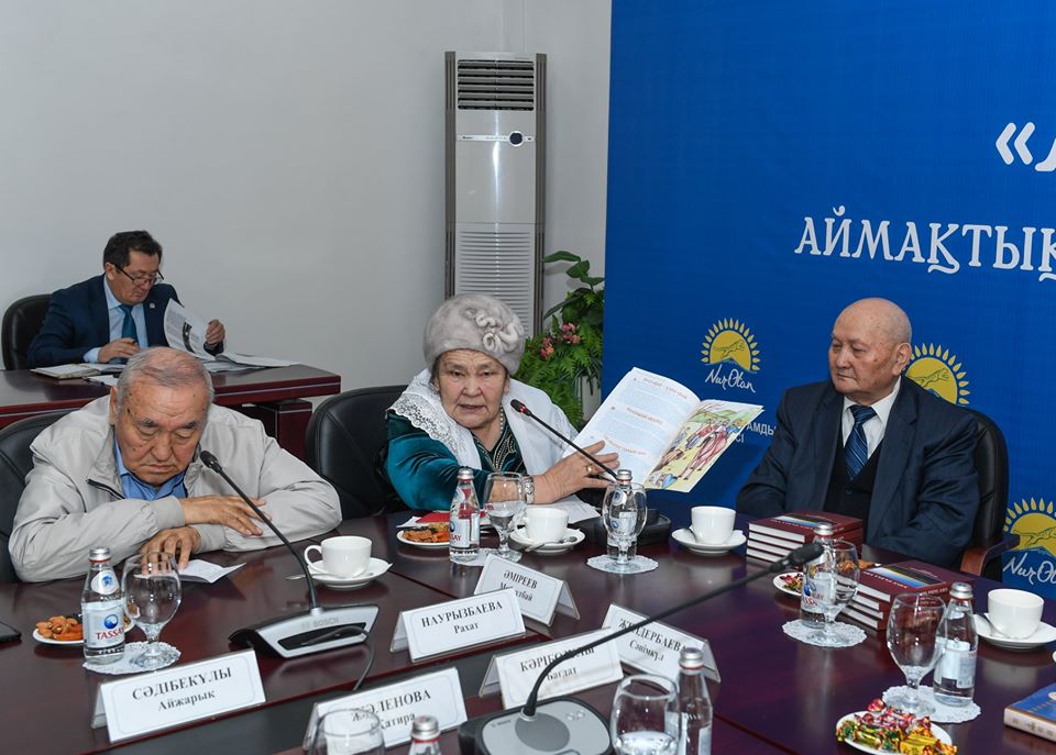 قىزىلوردا وبلىسىنىڭ اكىمى زيالى قاۋىم وكىلدەرىمەن كەزدەستى