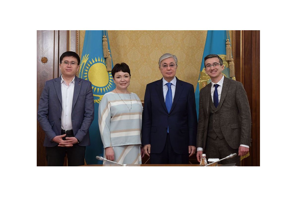 مەملەكەت باسشىسى الەۋمەتتىك كاسىپكەرلىك وكىلدەرىمەن كەزدەستى