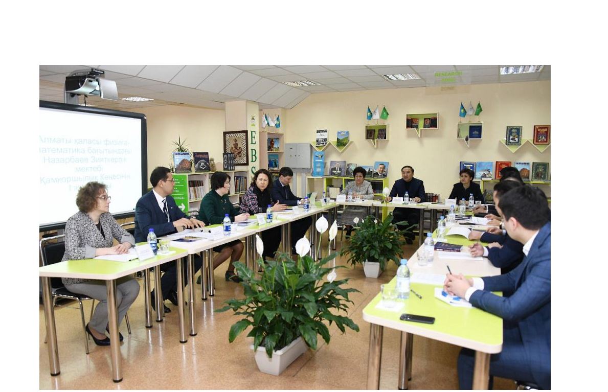 الماتىدا نازارباەۆ زياتكەرلىك مەكتەپتەرىنىڭ تاجىريبەسىن تاراتۋ ماسەلەسى قارالدى