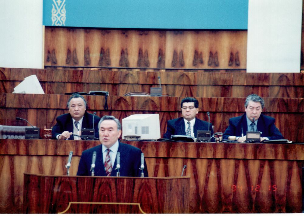 سىندارلى كەزەڭدەردە بىرگە بولدىق