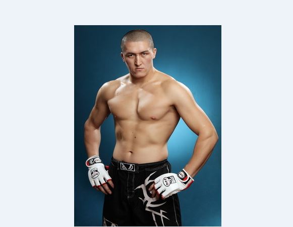 جەكپە-جەك: شاحمارال جەتپىسوۆ برازيليانىڭ الىبىمەن ايقاسادى