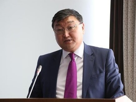 اۋەلدە ءبىر سۋىق مۇز – اقىل زەرەك...