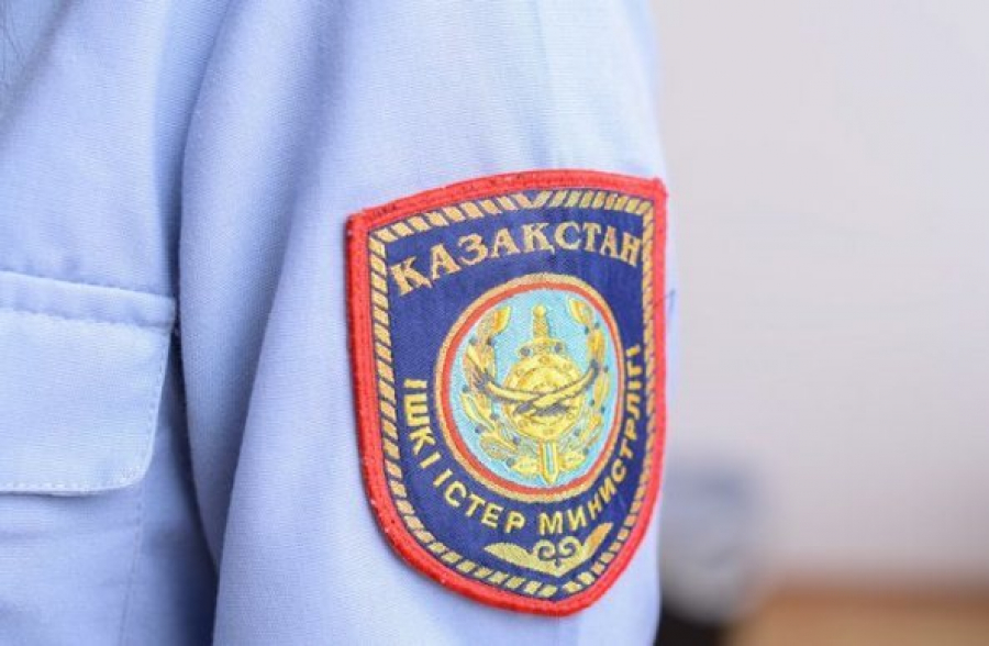 پوليتسەيلەر كامەلەتكە تولماعانداردىڭ ءتارتىبىن قاداعالاۋسىز قالدىرمايدى