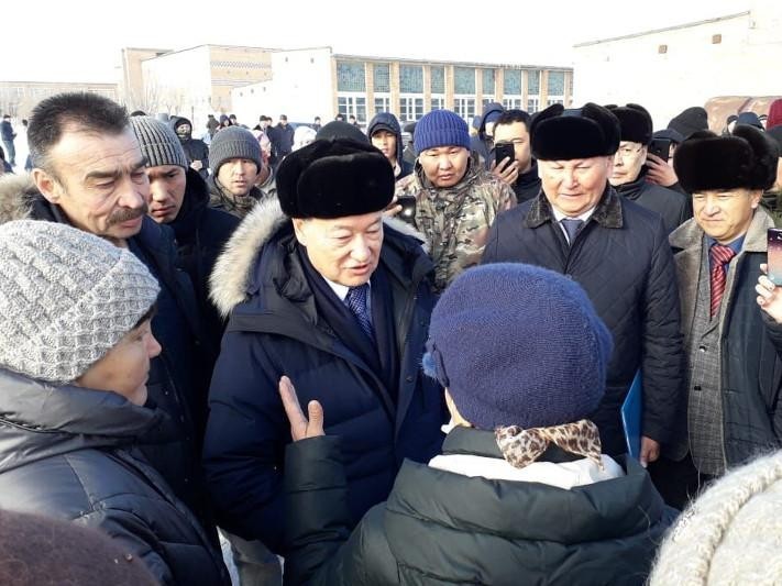 «شەكارادان باسقا ەلدىڭ ازاماتتارى وتپەيدى»: وبلىس اكىمى دانيال احمەتوۆ زايسانعا باردى