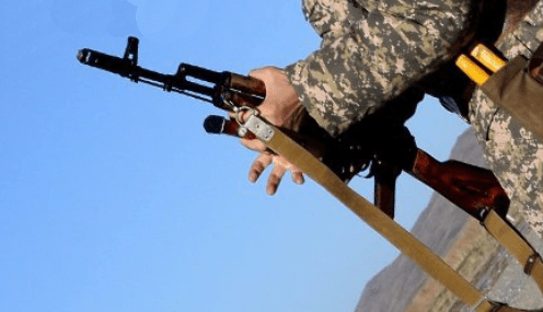 سارباز قارۋ-جاراقپەن قاشىپ كەتتى