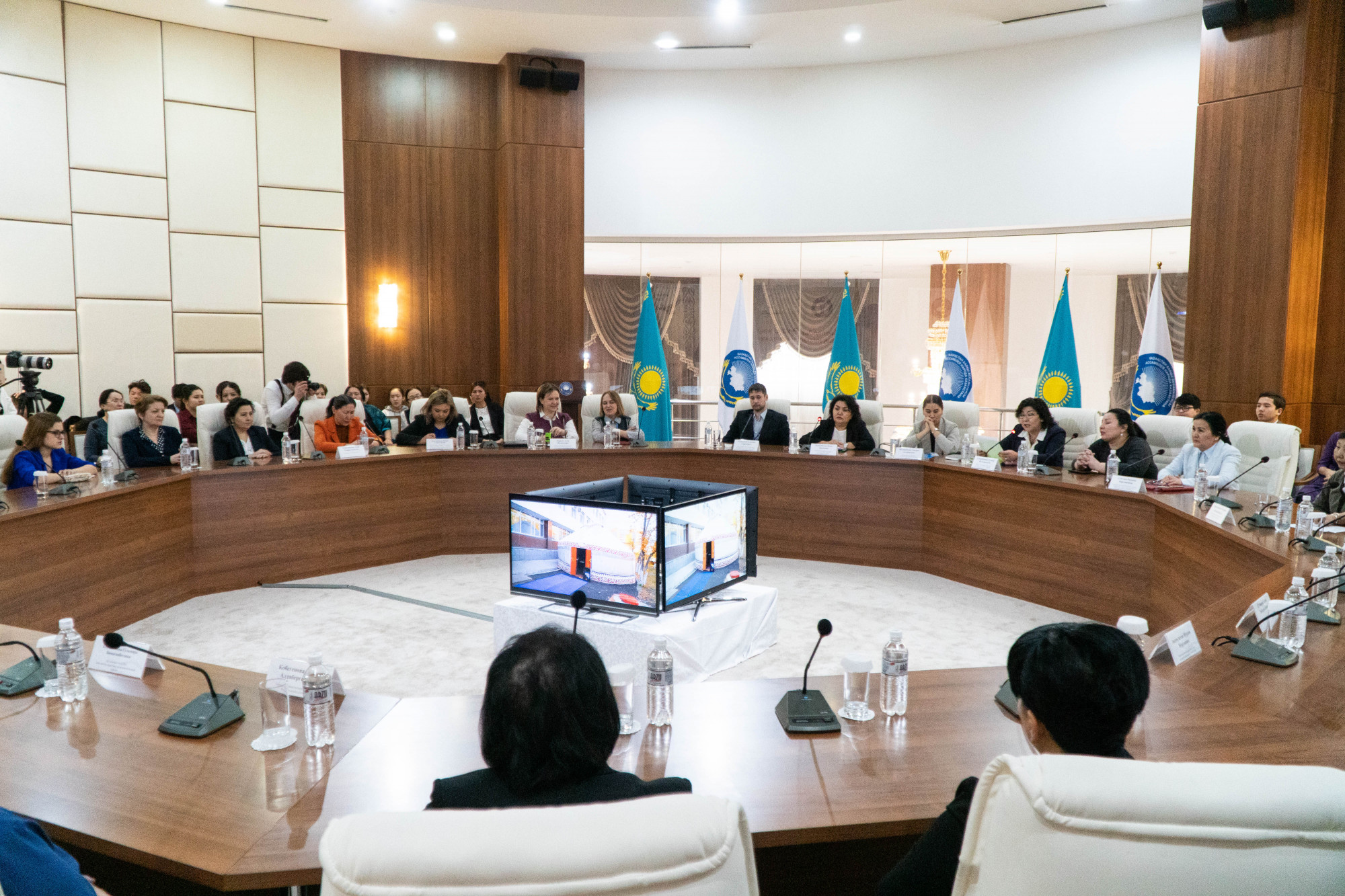 ەلوردادا «ۇمىتىلعان ۇلتتىق تاعامدار» جوباسى تانىستىرىلدى