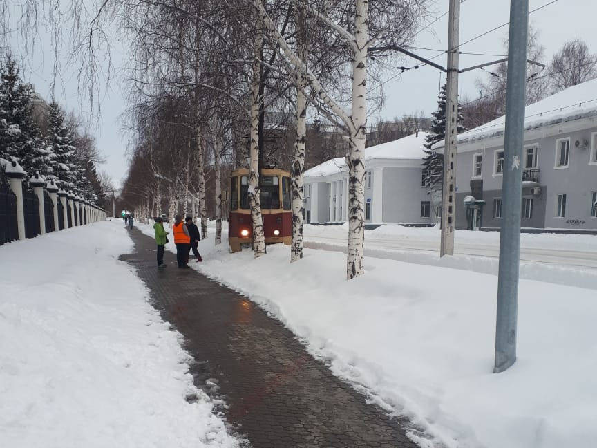 وسكەمەندە قاردىڭ قالىڭدىعىنان ترامۆايلار جۇرە الماي جاتىر