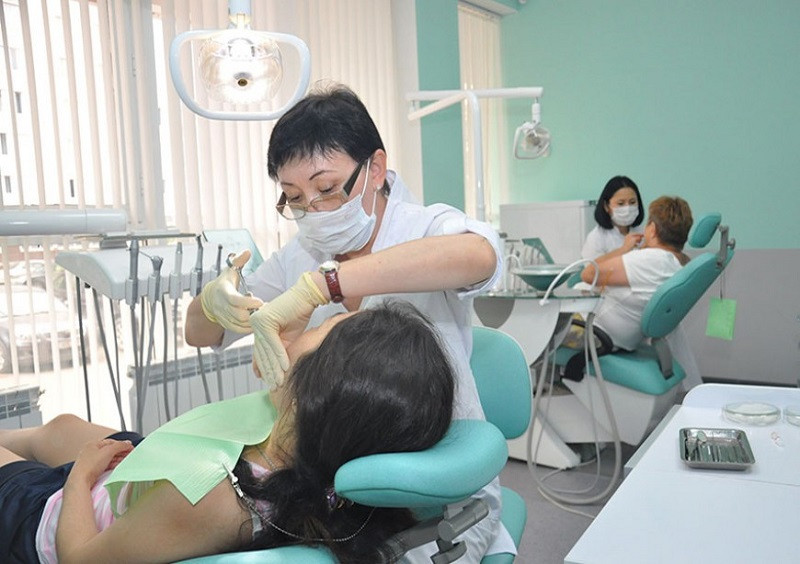 ەلوردادا كىمدەرگە ءتىس پروتەزى بويىنشا تەگىن قىزمەت كورسەتىلەدى؟