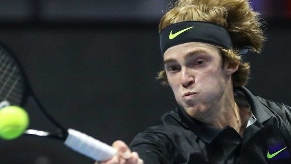 ەكى تەننيسشىمىز دە شيرەك فينالعا شىقتى