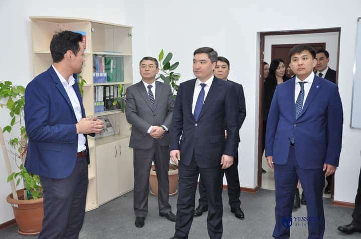 ستۋدەنتتەرمەن كەزدەسۋدە جەمقورلىققا توزبەۋشىلىك جايى ايتىلدى