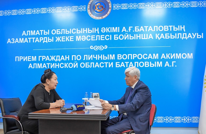 حالىق ۇنىنە قۇلاق اسۋ قالاي ءجۇرىپ جاتىر؟