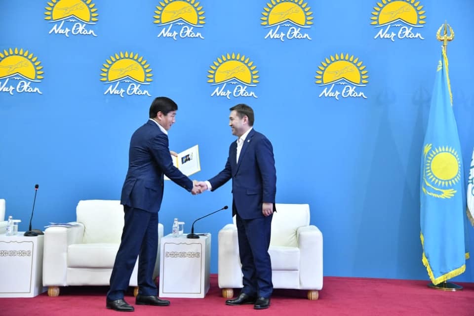 مۇرات ايتەنوۆ – Nur Otan پارتياسى شىمكەنت قالالىق فيليالىنىڭ توراعاسى