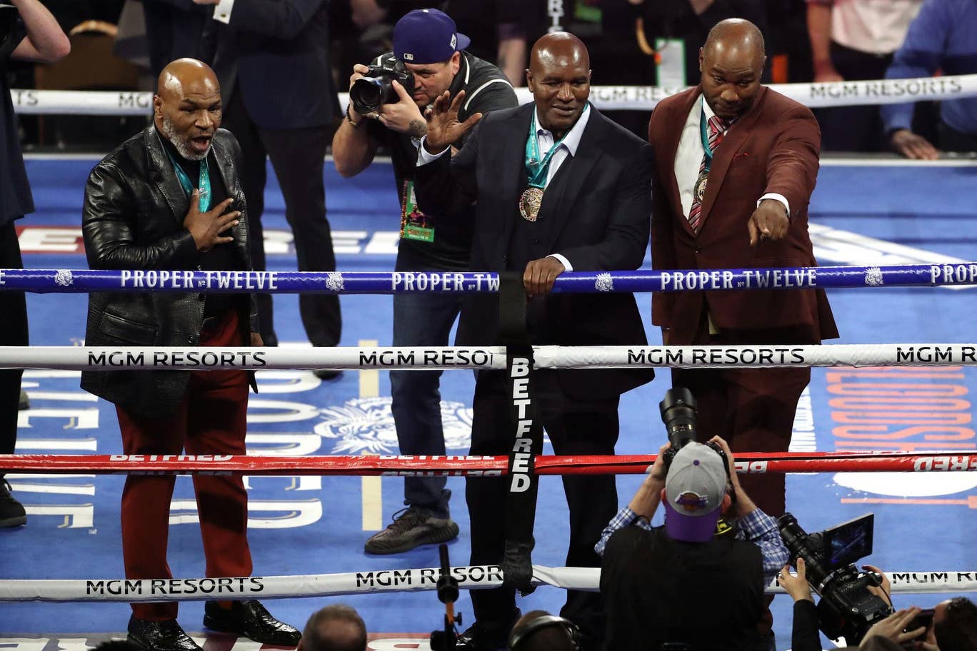 تايسون, حوليفيلد, ليۋيس ۇشتىگى لاس-ۆەگاستا قۇرمەتكە يە بولدى