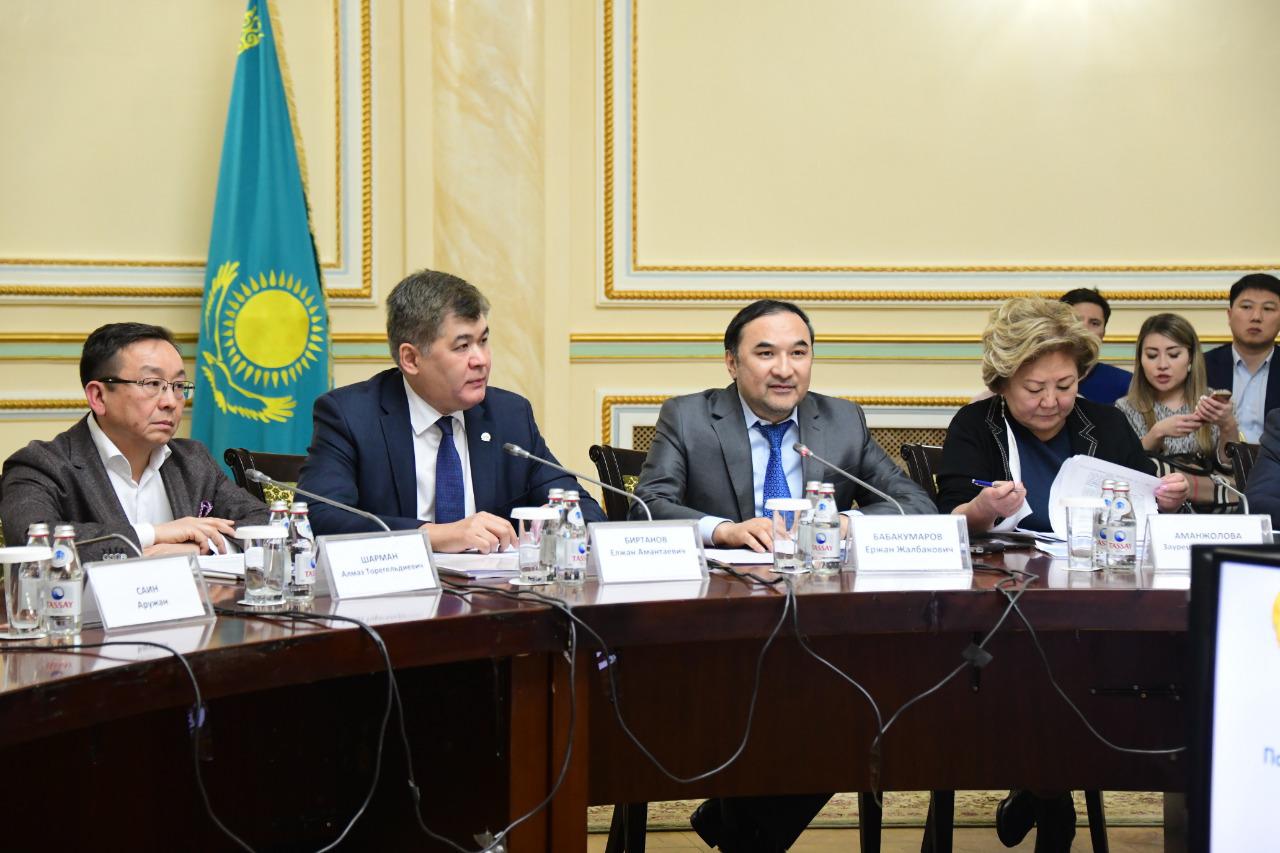 16 جاستاعى ءجاسوسپىرىم دارىگەرگە ءوز بەتىنشە جۇگىنە الا ما؟